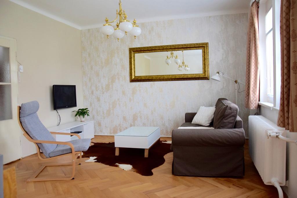 Classical House In Prague 6 Экстерьер фото
